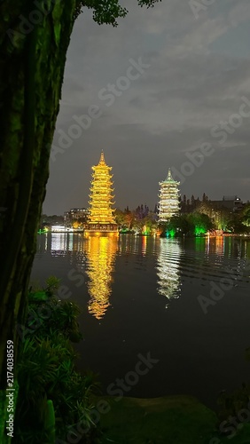Fotografie Sun and Moon Twin Tower
