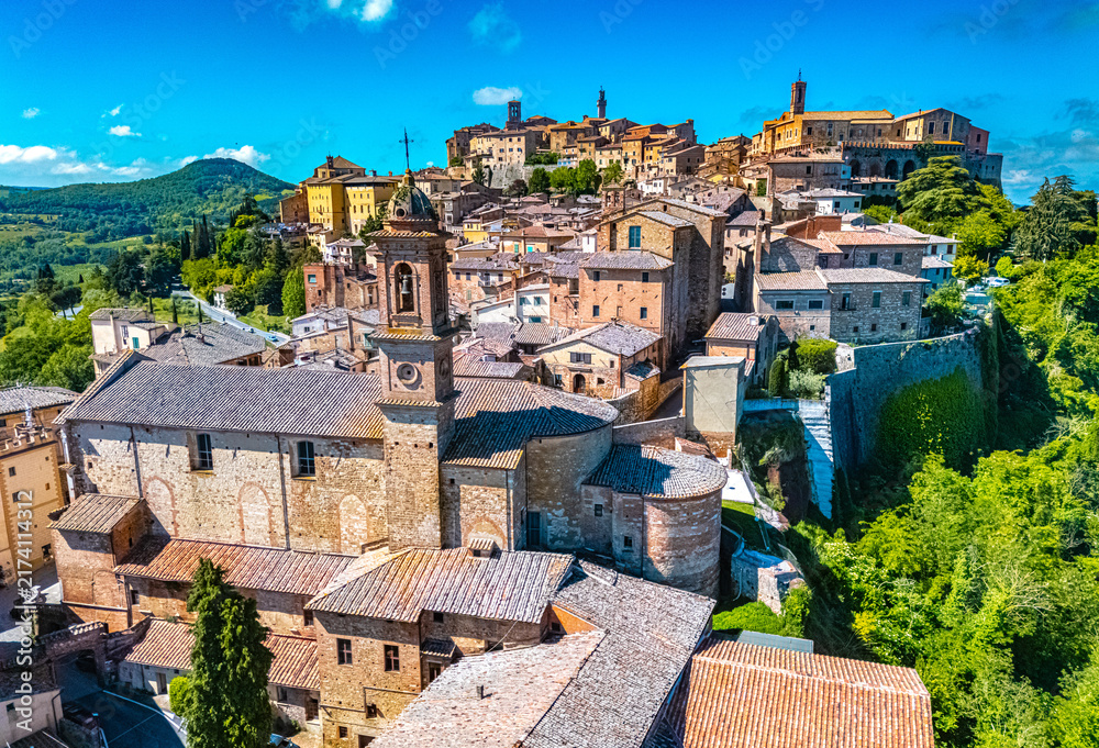 Obraz premium Aerial view of Montepulciano,Tuscany, Italy