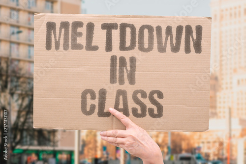 Foto "Meltdown in class" Undiagnosed mental health led to violent outburst