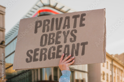 Quadro su tela "Private obeys sergeant" Daily soldier compliance