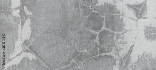 Canvastavla Cracked plaster texture background with distinct spiderweb crackles on gray ceme