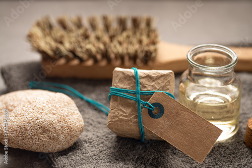 Geschenk, Gutschein für wohltuende Wellness, Massage oder Beauty-Behandlung  