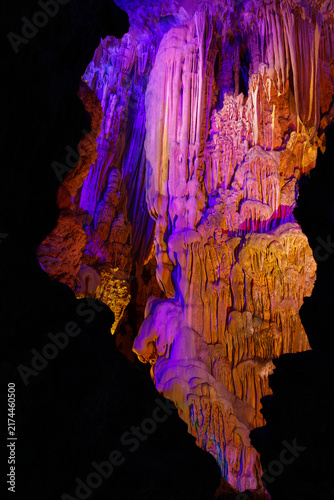 Konstfotografi Guilin, China, Reed Flute Cave interior showcasing dramatic stalactites and stal