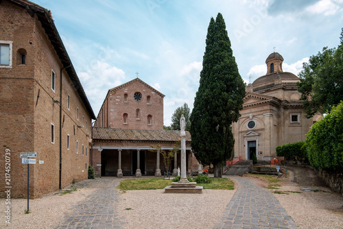 Cuadro en lienzo Courtyard view showing the Church of Santa Maria Scala Coeli and the Abbey of Tr