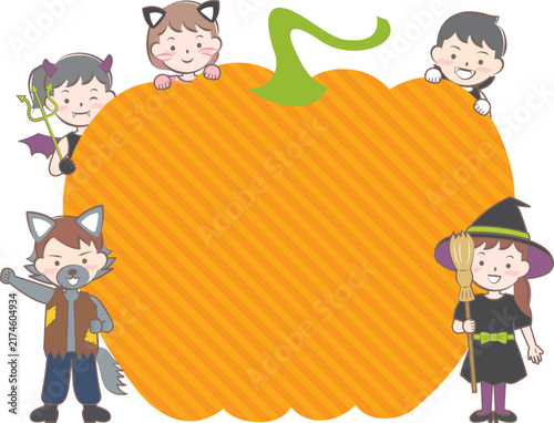 ハロウィンの仮装をした子供たちのかぼちゃ形フレーム