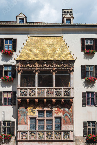 Il Tettuccio d'Oro (Goldenes Dachl) nel centro storico di Innsbruck, Tirolo, Austria