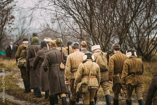 Konstfotografi World War II Russian Soviet Red Army Soldiers Marching Through Forest