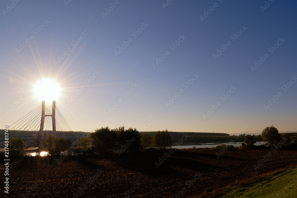 Obraz premium A railway bridge over the river