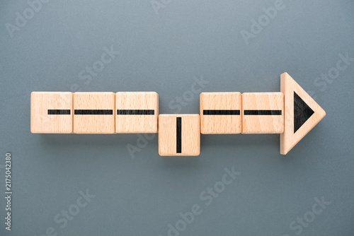 Obraz w ramie Concept of misalignment disrupting progress toward a goal, representing bottleneck, workflow interruption, process failure, obstacle and unexpected problem