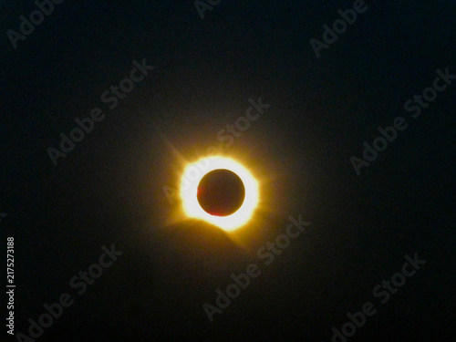 Fotografía Corona solar durante un eclipse solar total del 12 de agosto de 2026