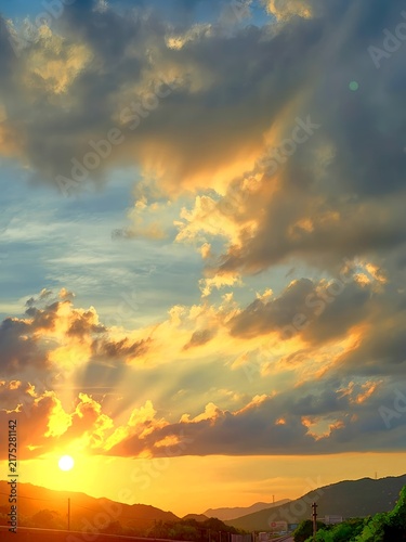Cuadro en lienzo sunset in the mountains 노을진하늘