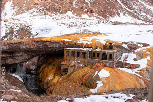 Obraz na płótnie Puente del Inca Natural Bridge in Mendoza, Argentina