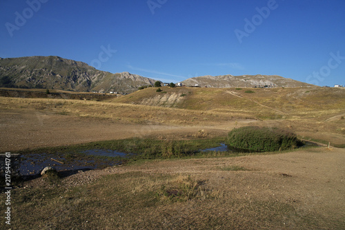 Foto Panorama canyon laghetto Campo Imperatore, Abruzzo, Italia