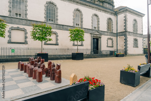 Fotografie Giant replica of the Lewis Chessmen displayed in Cathedral Square outside the Museum of Medieval Treasures in Waterford, Ireland - Waterford, Ireland - 31 August 2026