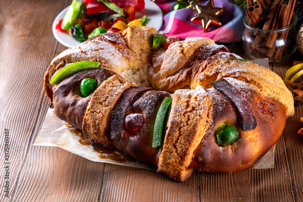 Naklejka premium Traditional Christmas Mexican Rosca de Reyes