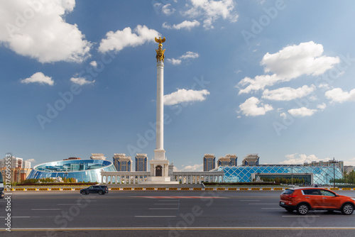 Obraz na płótnie Kazakh Eli Monument at Independence Square in Astana