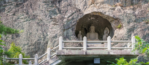 Fotografía 대한민국 경북 군위, 군위삼존석굴, 국보 제109호