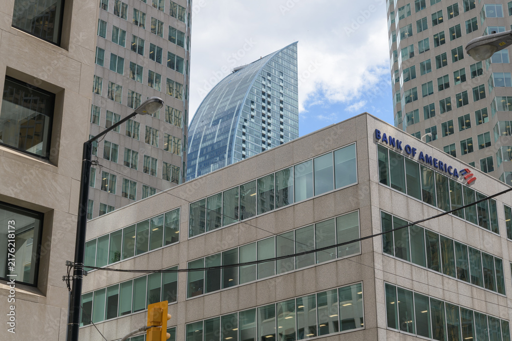 Obraz premium exterior of 181 Bay St, Brookfield Place complex, featuring a Bank of America (BofA Securities), with view of L-Tower and other office buildings, Toronto