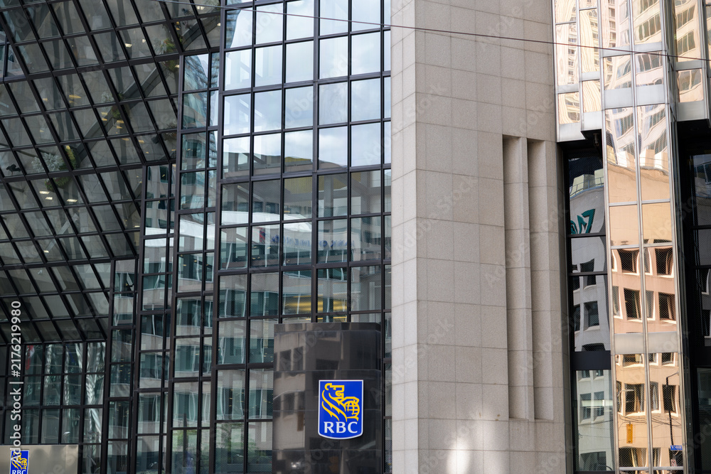 Obraz premium grade level view of Royal Bank Plaza, South Tower, designed by WZMH Architects and completed in 1979, located at 200 Bay St, Toronto