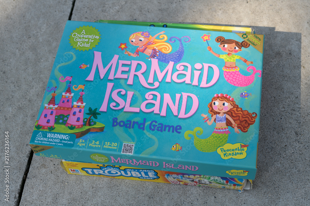 Obraz premium board games on a concrete wall in Toronto (Mermaid Island/Trouble)