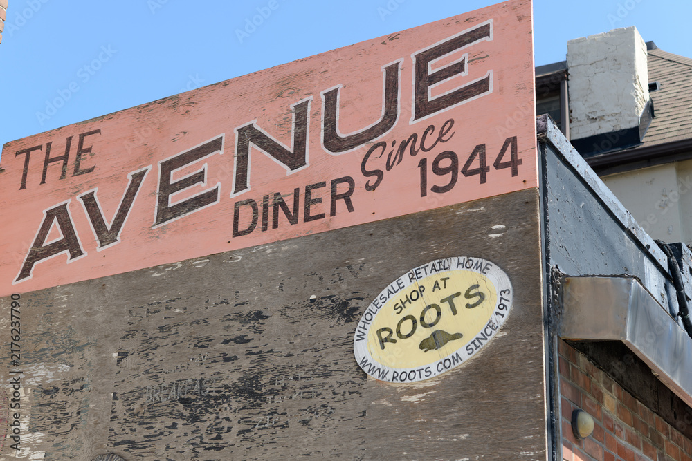 Obraz premium old sign at Avenue Diner (222 Davenport Rd), Toronto