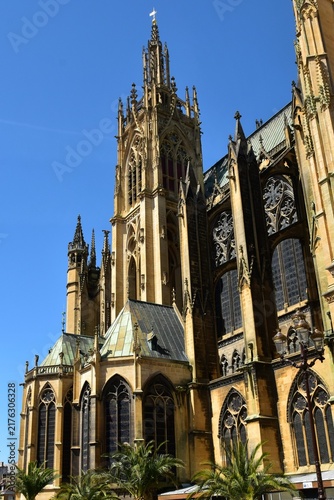 La tour de la Mutte et la partie avant de la façade sud de la cathédrale Saint-Etienne de Metz