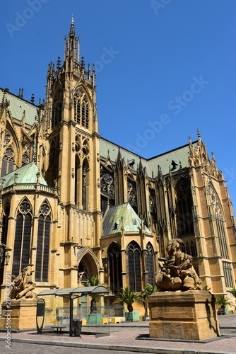 La tour de la Mutte et la partie arrière de la façade sud de la cathédrale Saint-Etienne de Metz