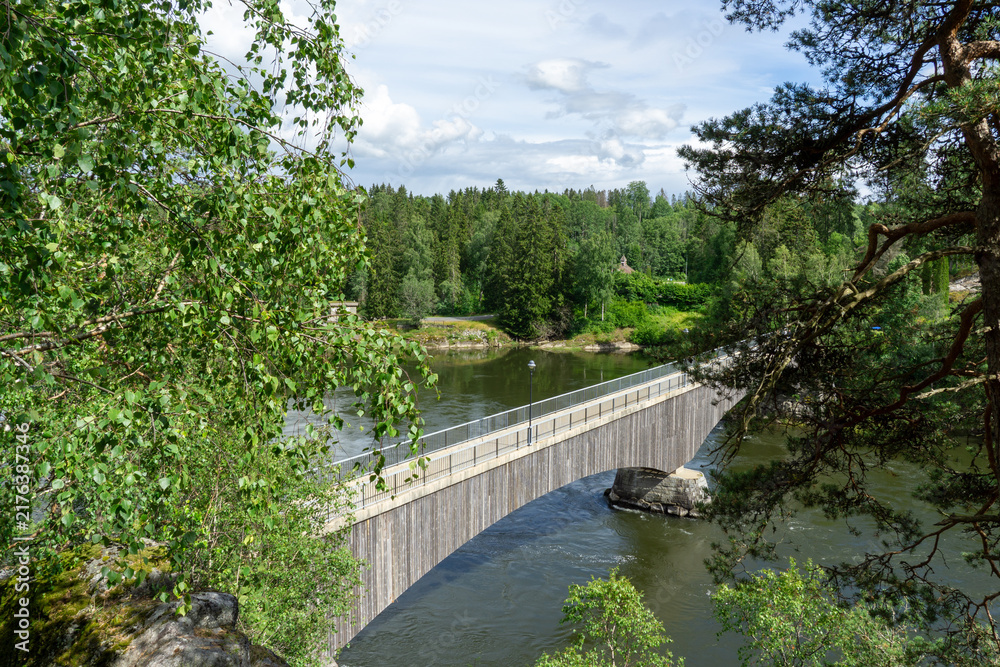 Obraz premium Fossum Bridge spanning Glomma river in Norway