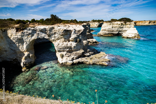 Fotografía faraglioni di Sant' Andrea in Salento Italy