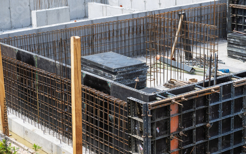 Canvastavla Steel reinforcement and wall formwork on a construction site