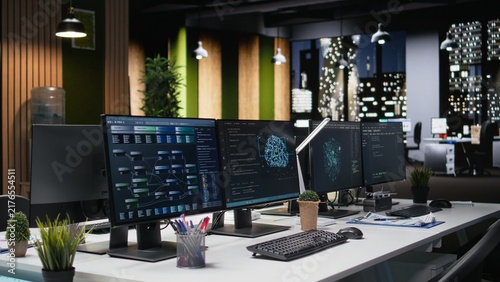 Obraz na płótnie Office computer uses AI to automate app development tasks