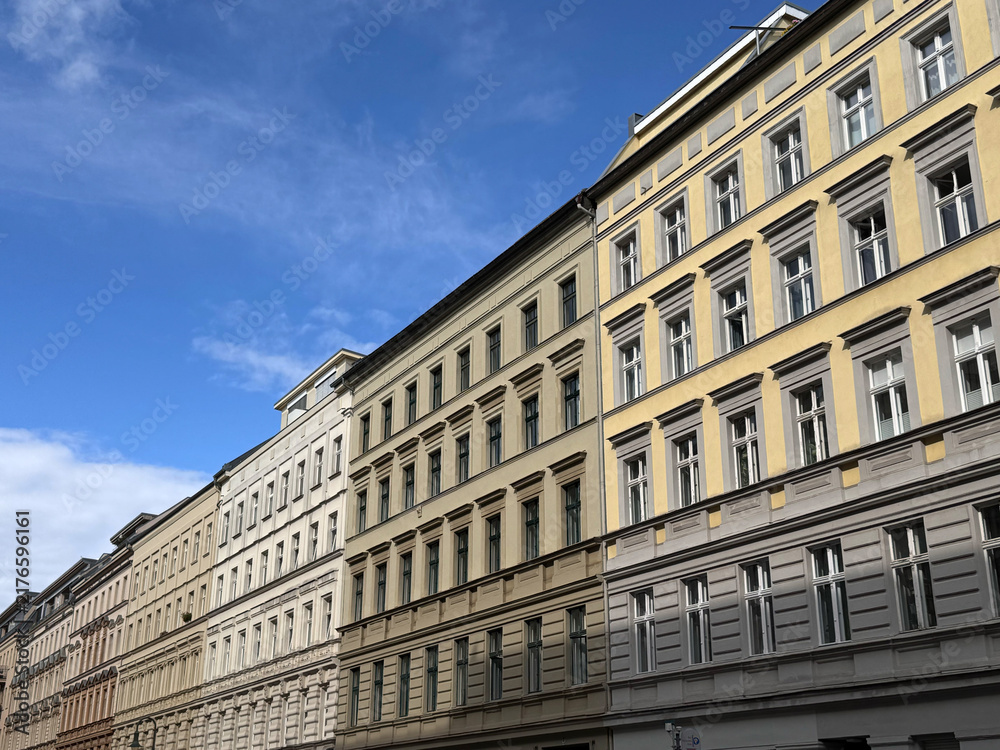 Obraz premium Altbaufassaden im Viertel Prenzlauer Berg / Pankow, Berlin, Germany