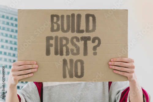 Fotografía "Build first? No" Validate app ideas before writing code