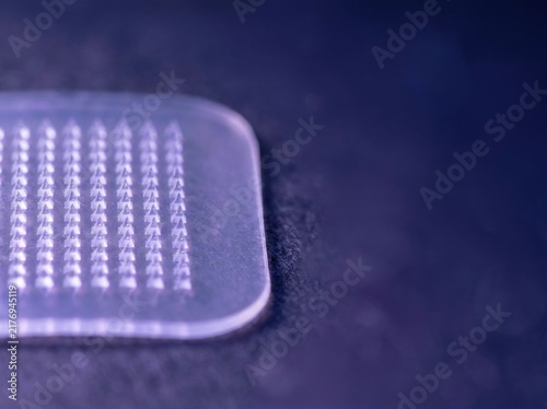 Flexible silicone microneedle patch for painless transdermal drug delivery on dark surface
