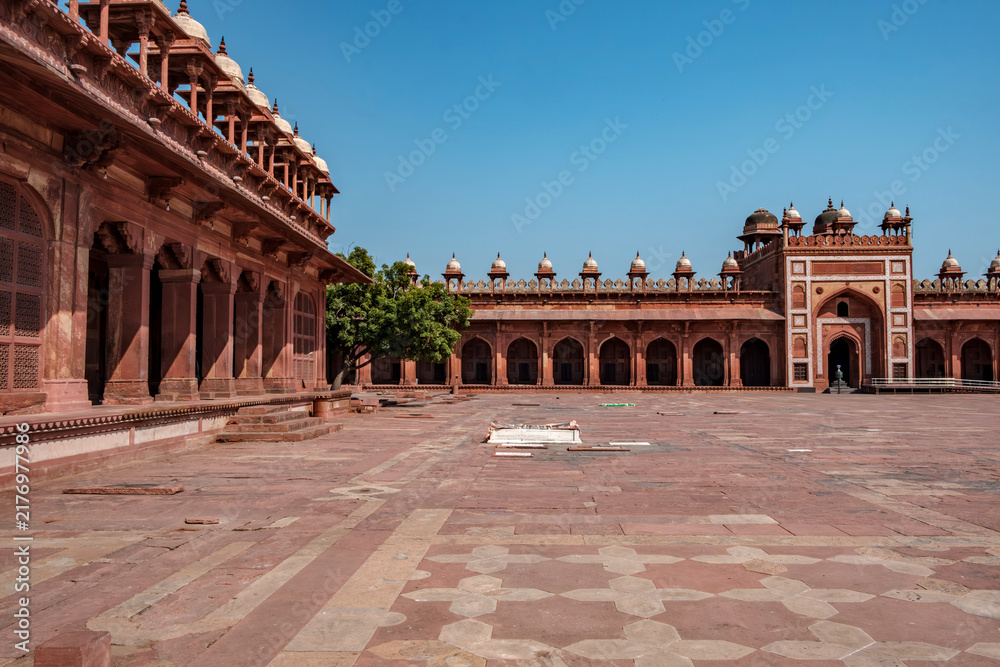 Obraz premium Mughal architecture at Fatehpur Sikri near Agra India.