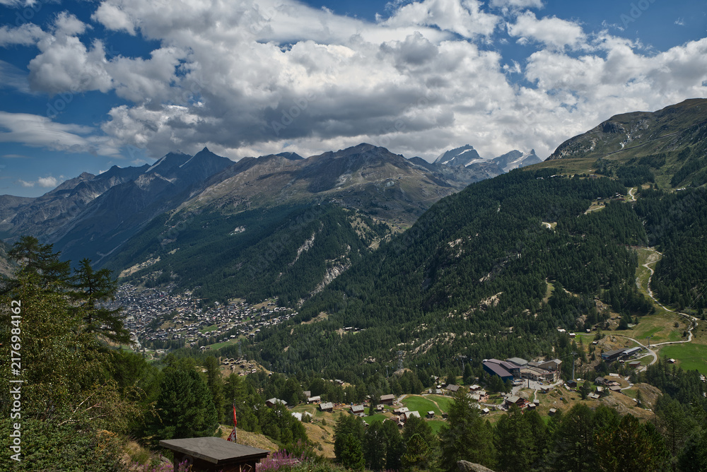 Fototapeta premium Zermatt with peaks above from Hermetji on hiking trail between Zermatt and Schwarzersee in Pennine Alps in Switzerland