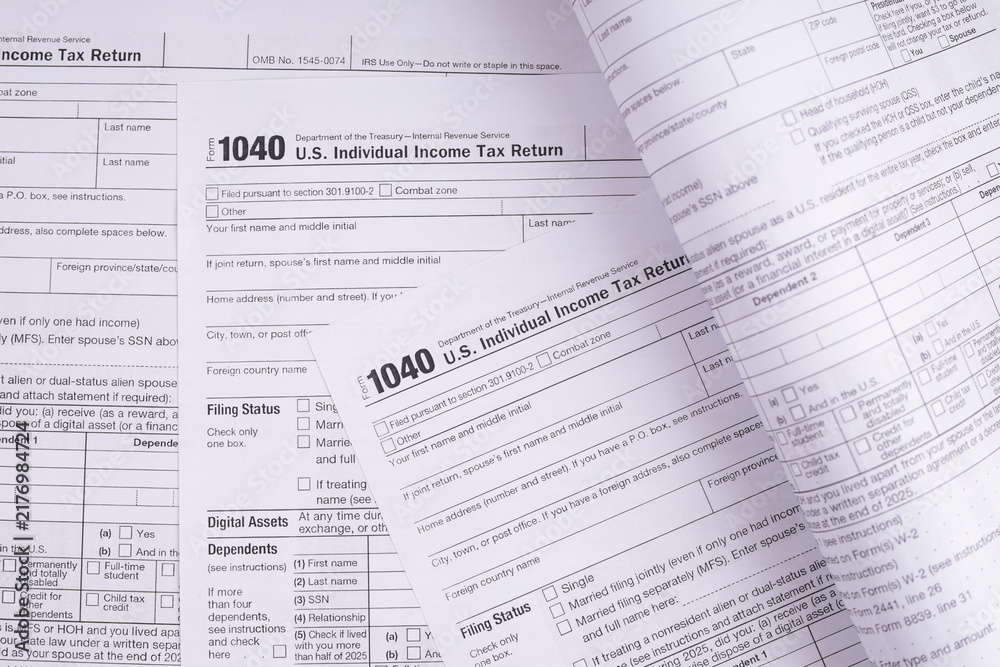 Obraz premium Closeup of Annual Tax Paperwork