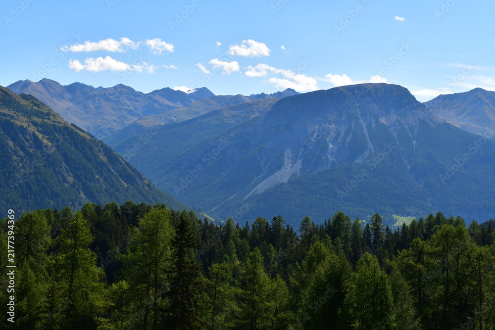 Fototapeta premium Schöne Landschaft bei Reschen in Südtirol 