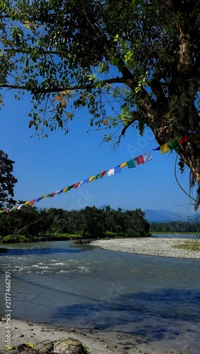 Quadro su tela buddhist prayer flags on a river