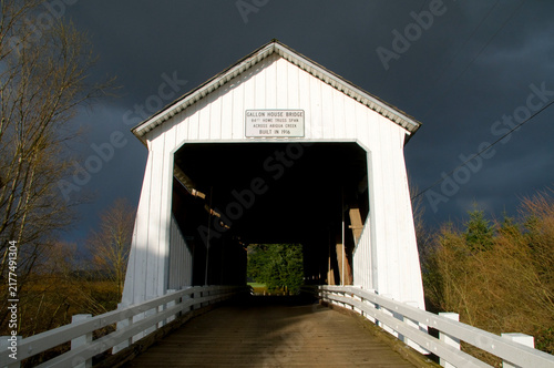 Fotografie Gallon House Covered Bridge, Marion County, Oregon