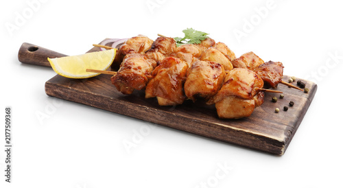 Canvastavla Delicious shish kebabs with spices isolated on white