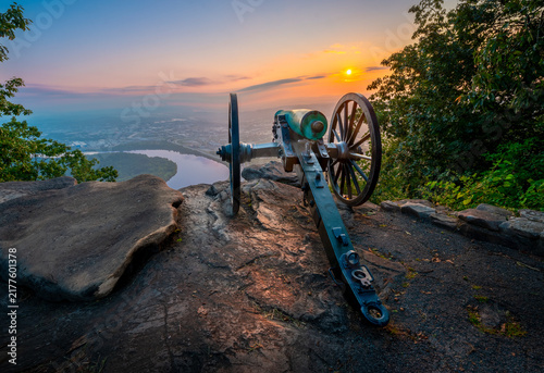 Fotografía Sunrise Civil War cannon from Point Park