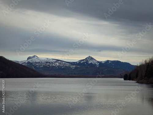 Canvas Print lake in mountains