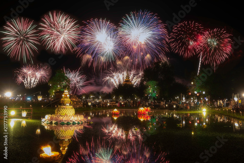 Cuadro en lienzo Firework at event of Loi Krathong festival showing in Sukhothai historical park, Thailand