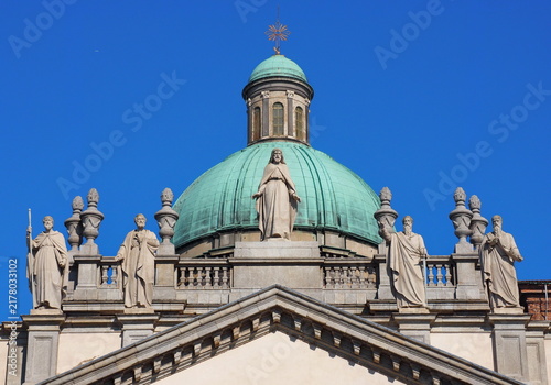 Fotografía Dome of Vercelli sculptures and details, Piedmont, Italy.