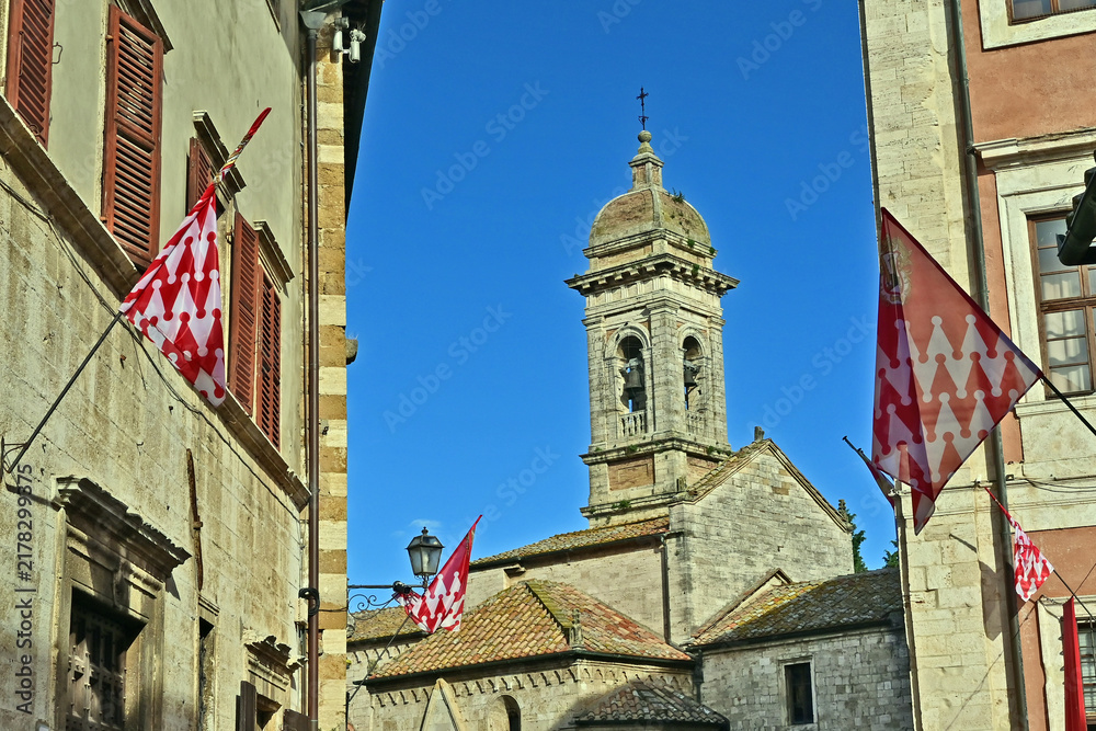 Obraz premium San Quirico d'Orcia, the Collegiate Church of Saints Quirico and Giulitta, Siena, Val d'Orcia, Tuscany, Italy