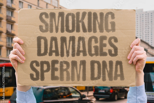Obraz na plátně "Smoking damages sperm DNA" Smoking damages sperm DNA