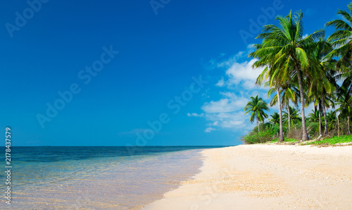 Untouched tropical beach in Sri Lanka