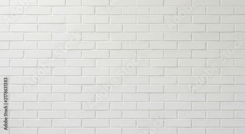 White Brick Wall Texture Background with Clean Brickwork Pattern and Aged Architectural Surface for Construction, Interior Design, and Wallpaper Concepts