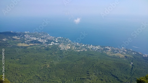 Fotografie Scenic panoramic view from Ai-Petri mountain summit to Yalta city